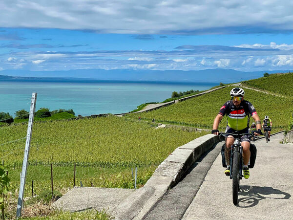 Komorniki MTB Team wokól Jeziora Genewskiego