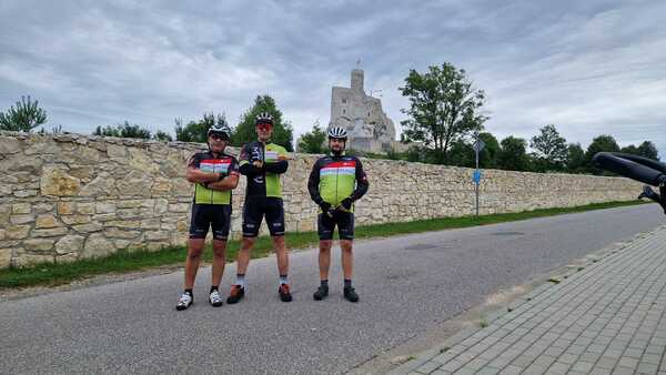 Komorniki MTB Team na jedniodniowej wyprawie przez Szlak Orlich Gniazd