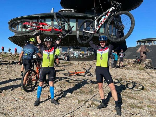 Jędrzej i Przemek na Rowerem na Śnieżkę 2025